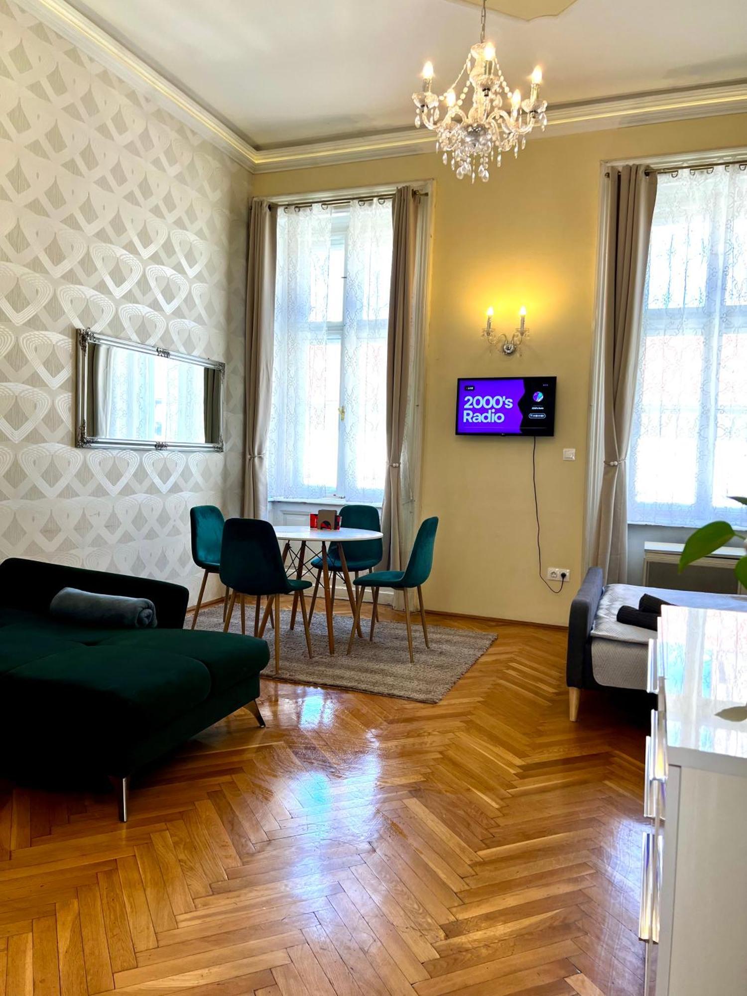 N38 Apartments By Small Home Будапеща Екстериор снимка
