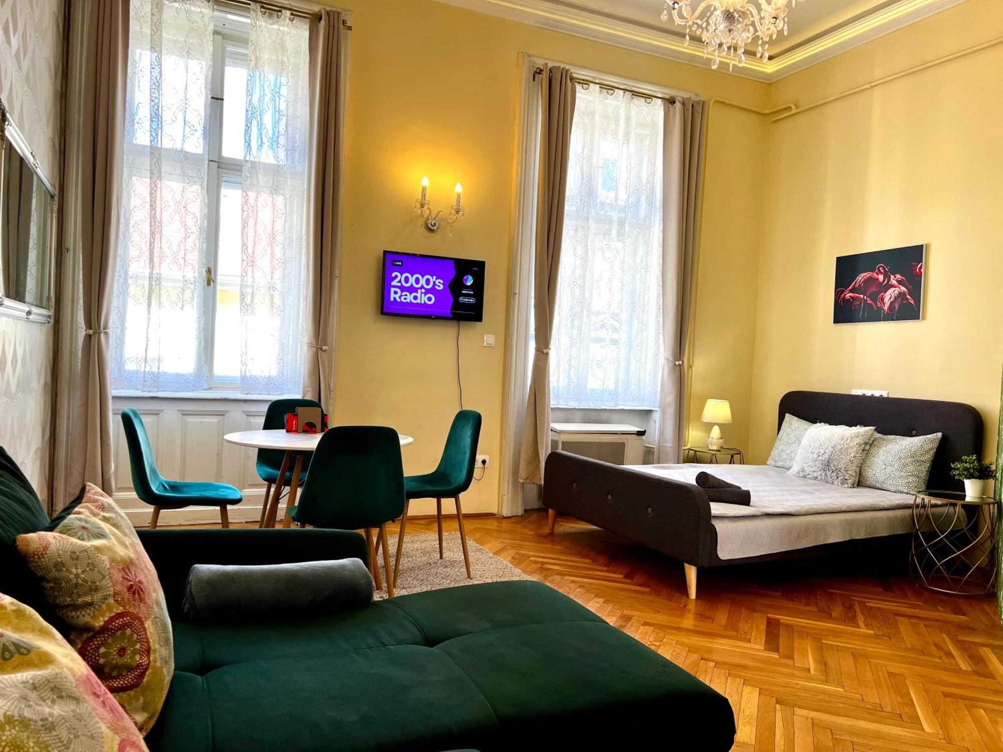 N38 Apartments By Small Home Будапеща Екстериор снимка