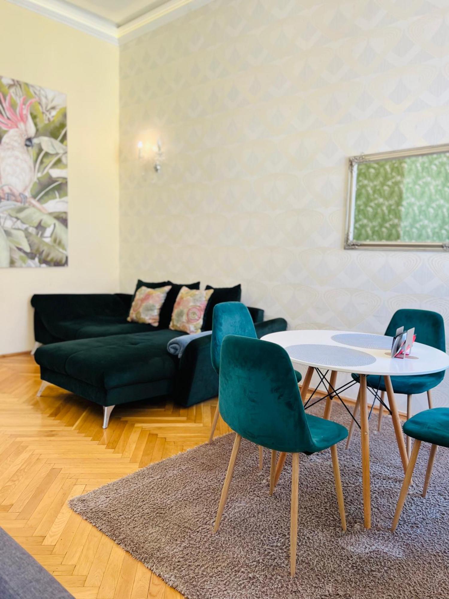 N38 Apartments By Small Home Будапеща Екстериор снимка